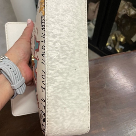 DKNY PRINT BAG - Picture 6 of 9